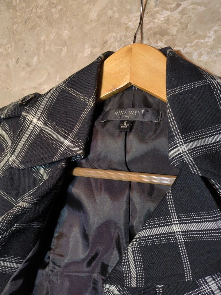 Nine West Ruffle Trench Coat Womens Sz 6 Black Wht Short Belted Double Breasted  - Image 4 of 4