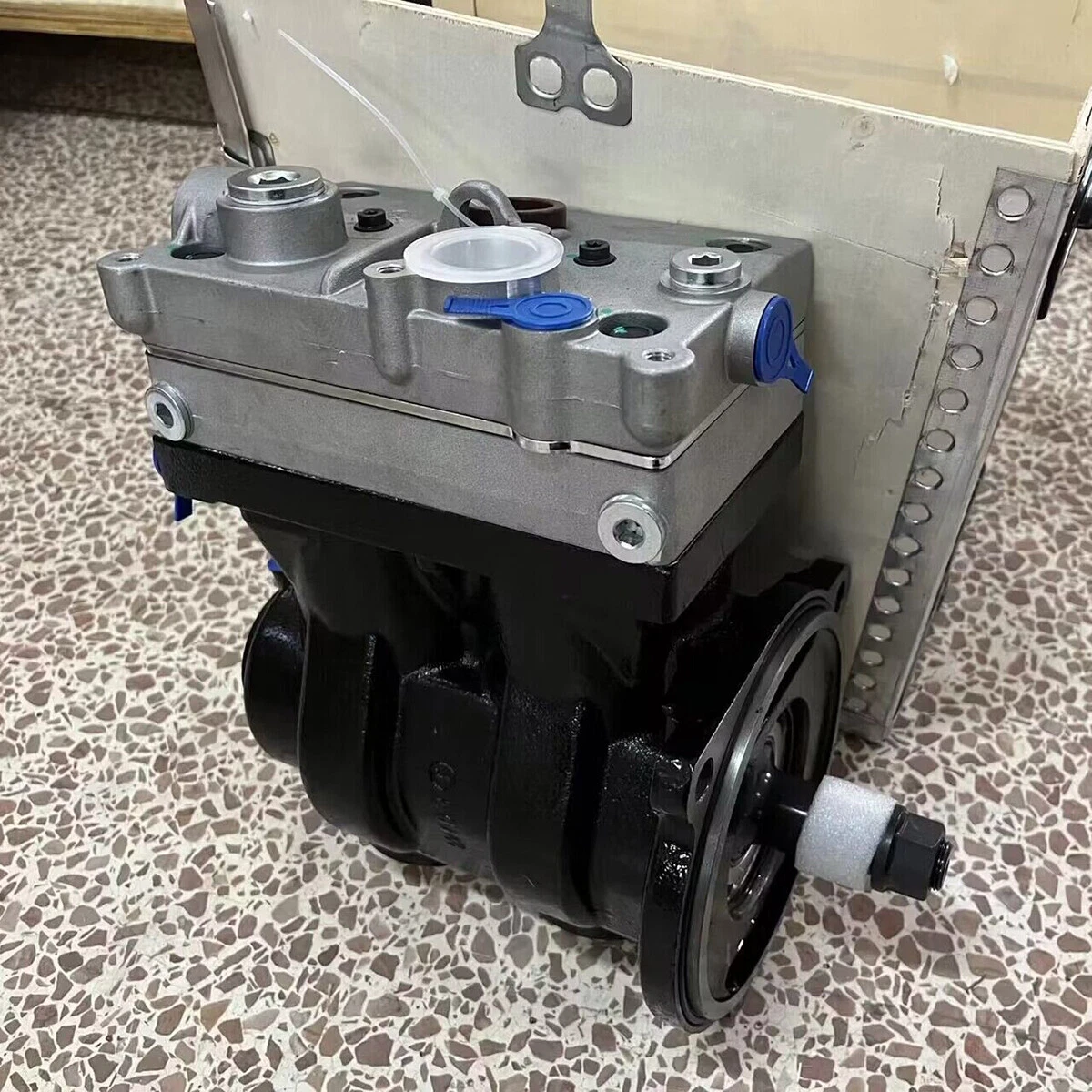 Air Compressor 2-cylinder for MACK MP8 Engine for 7420774360  