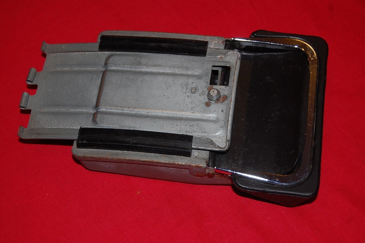 VW KARMANN GHIA 1968-1974 ASHTRAY, OEM, ORIGINAL, GERMAN, COUPE