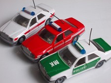 Drei schöne Siku Mercedes Einsatzfahrzeuge Polizei Feuerwehr Notarzt