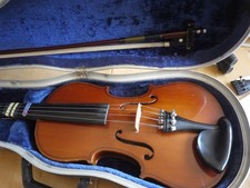 4/4 Lark Violin full size - varnish cracking but otherwise playable