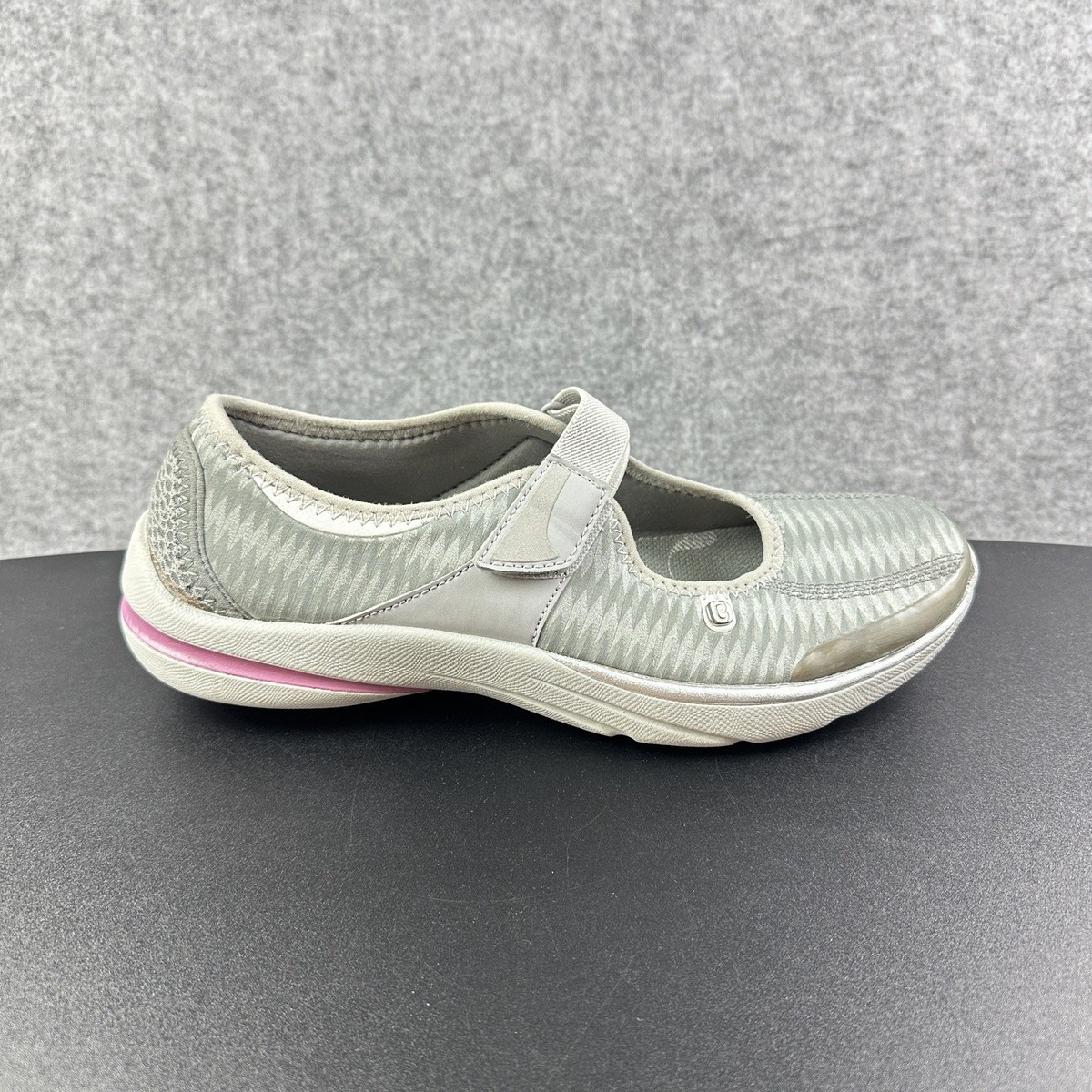 Bzees Luxury Comfort Shoes Womens Silver Mary Jane Adjustable Slip On*