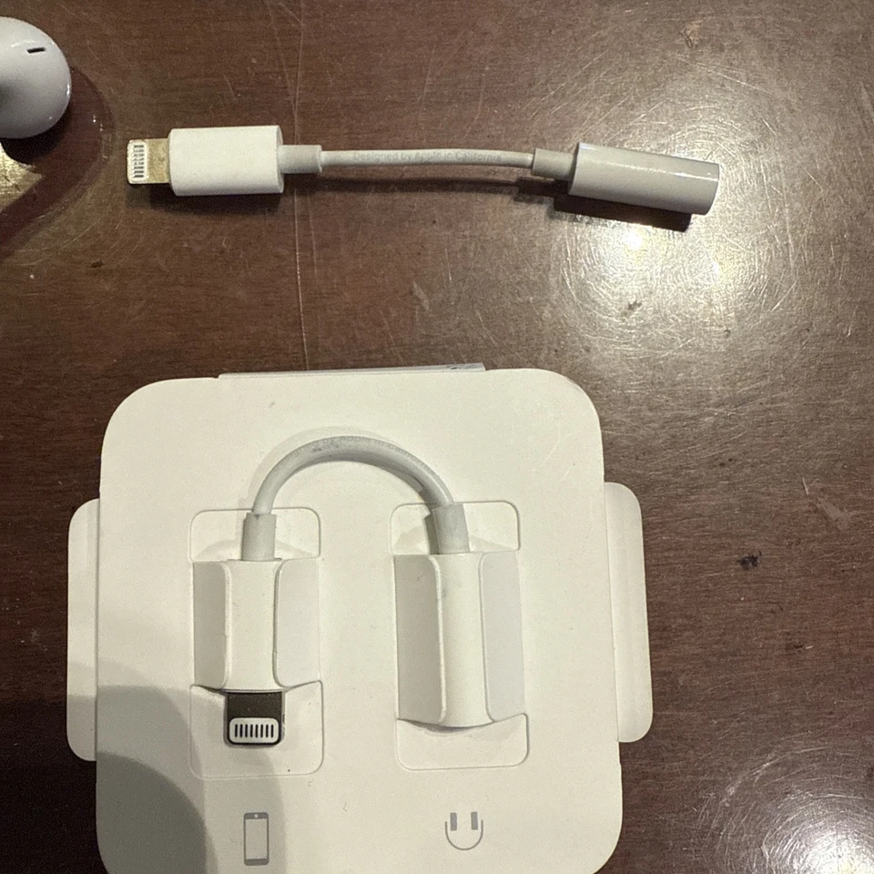 (2) Adaptadores Apple Lightning a conector para auriculares + auriculares Foto 2 de 3