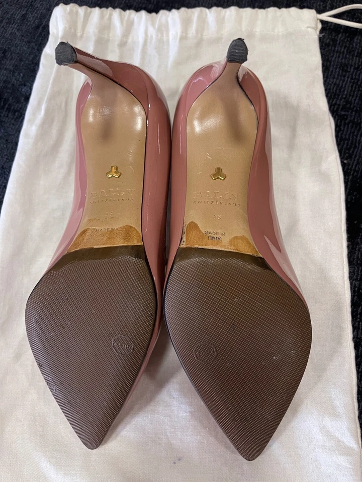 Bally heels brown pink in patent leather near new gold hardware anti-slip soles - image 4 of 4