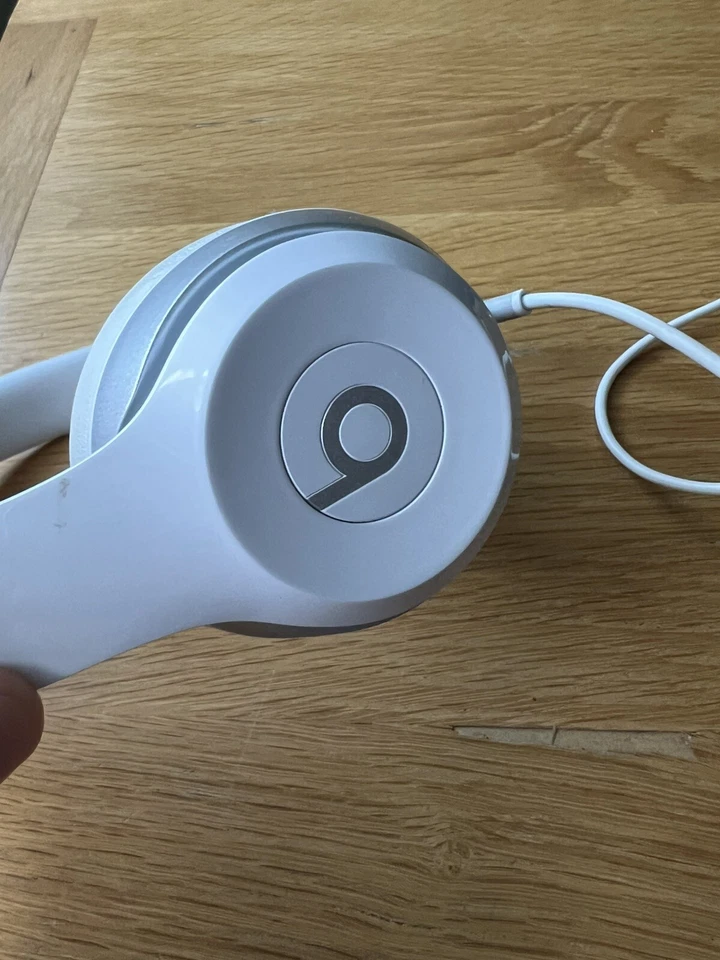 Beats Solo 2, photo 4 of 5