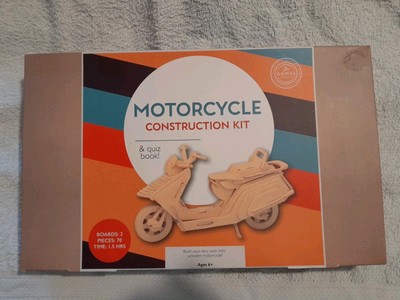 Der Spieleschrank Motorrad Bausatz und Quizbuch