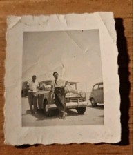 19295. Foto d'epoca uomini auto targa Firenze Fiat 1400 aa '50 italia - 5,5x4,5