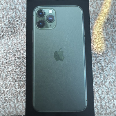 Iphone 11 Pro Max, 64 GB, midnight green, Locked to cricket wireless