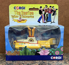 THE BEATLES YELLOW SUBMARINE W/FIGURES DIECAST MODEL b-2