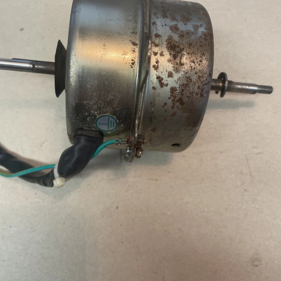 GE  YY032-956PL02-003  CJ32C 115V A0  60Hz 6P 32W 0.61A IP24  A  Motor - Image 4 of 4