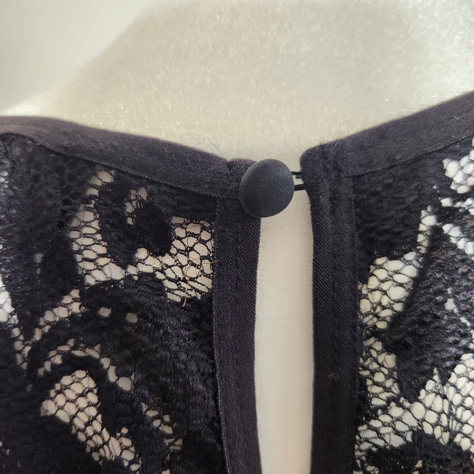 Vestido midi Karen Kane preto nude renda manga 3/4 forrado floral elástico feminino M”  - Imagem 4 de 4