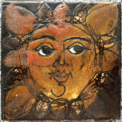 CHELSEA KERAMIK ''SONNENGESICHT'' FLIESE von JOYCE MORGAN ~ 6'' LONDON STUDIO 60er/70er MCM