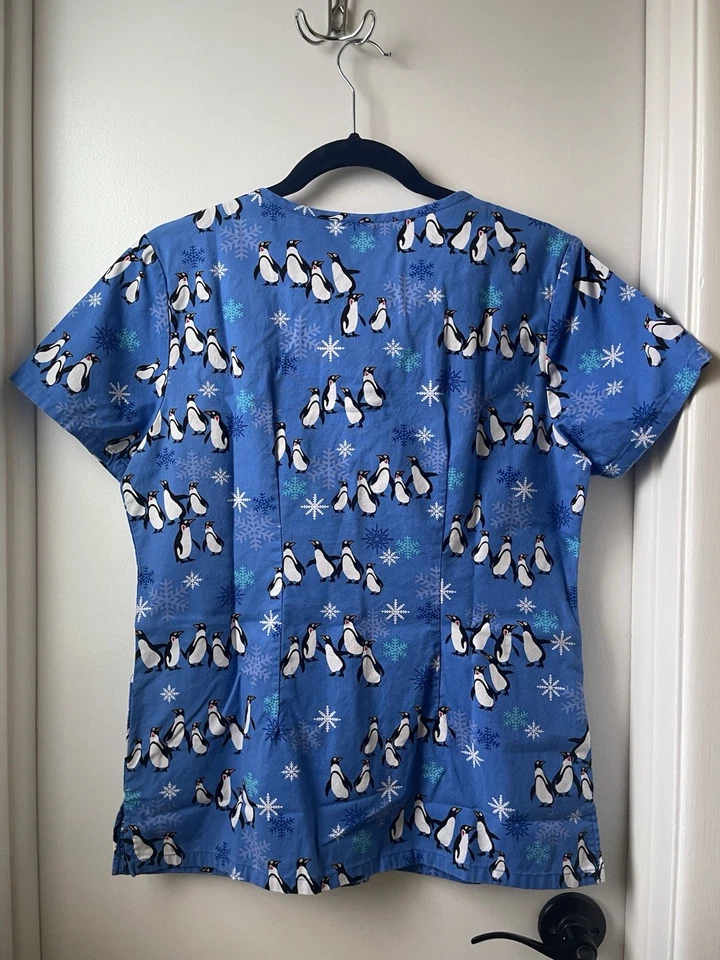 Christmas Scrub Tops Size Extra Small For Women.  VGC￼ - Image 3 of 4