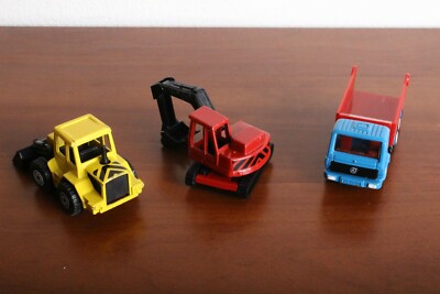 SIKU 3 x Cars / Vehicles