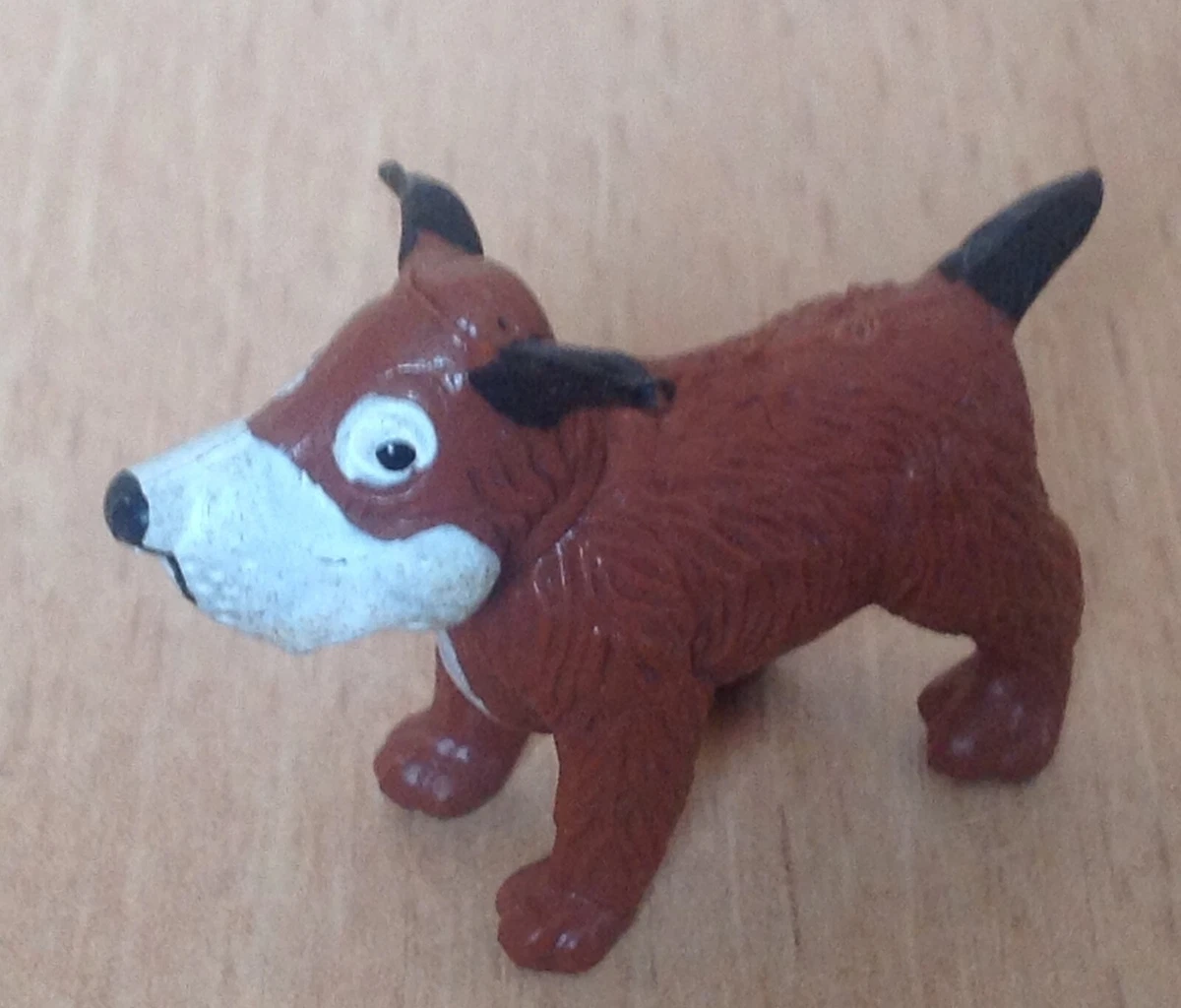 FIGURINE PVC BELVISON ESSO TINTIN KUIFJE HERGE 1973 LE CHIEN MARRON GUSTAV