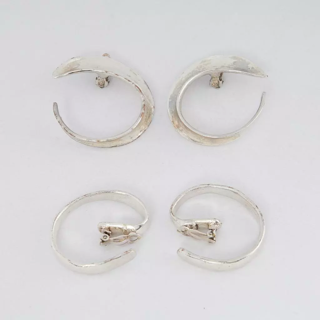 TWO 2 PAIRS OF CECILE JEANNE ABSTRACT MODERNIST SILVER TONE HOOP EARRINGS