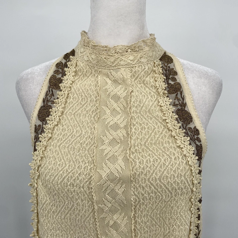 Blusa Ecote Mujer Mediana Marfil Boho Encaje Halter Peplum Espalda Abierta Bordada Foto 2 de 4