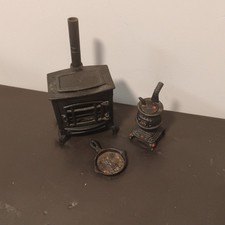 Vintage Cast Iron Lot Miniature Stove  Skillet Cast Iron Minature Figurines