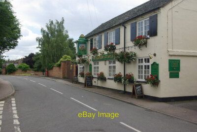 Photo 6x4 The Elephant & Castle Thurlaston Everard's pubs are common in t c2012