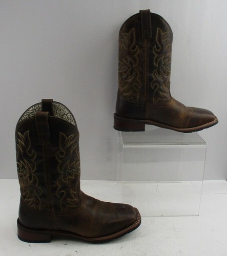 ladies laredo cowboy boots
