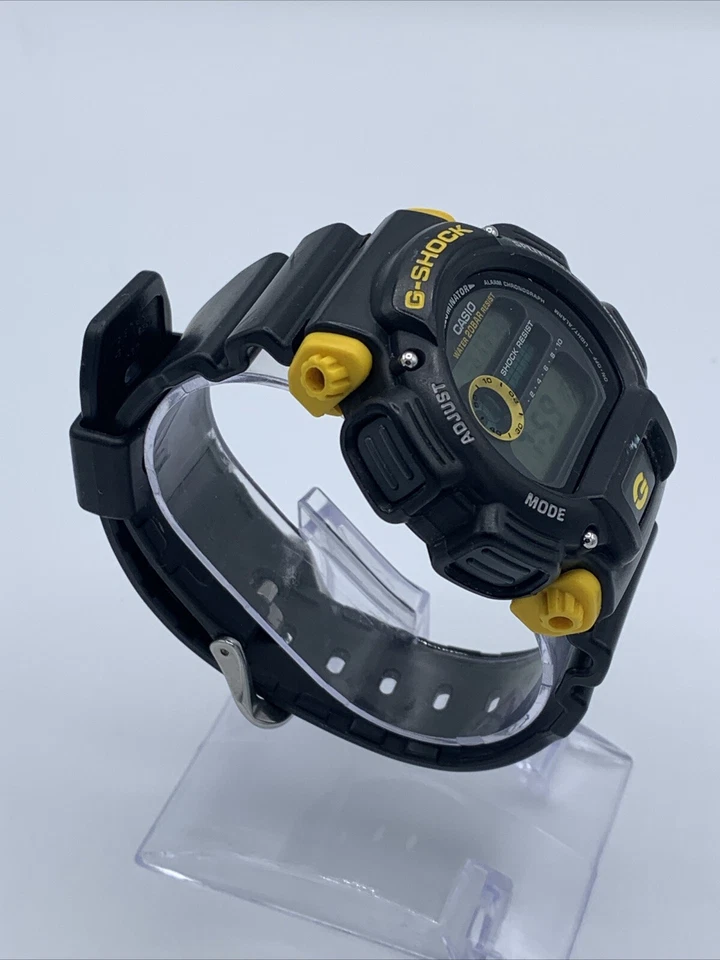 Casio G Shock DW 9052 Black With Yellow Accents HTF READ DETAILS - Image 4 of 4