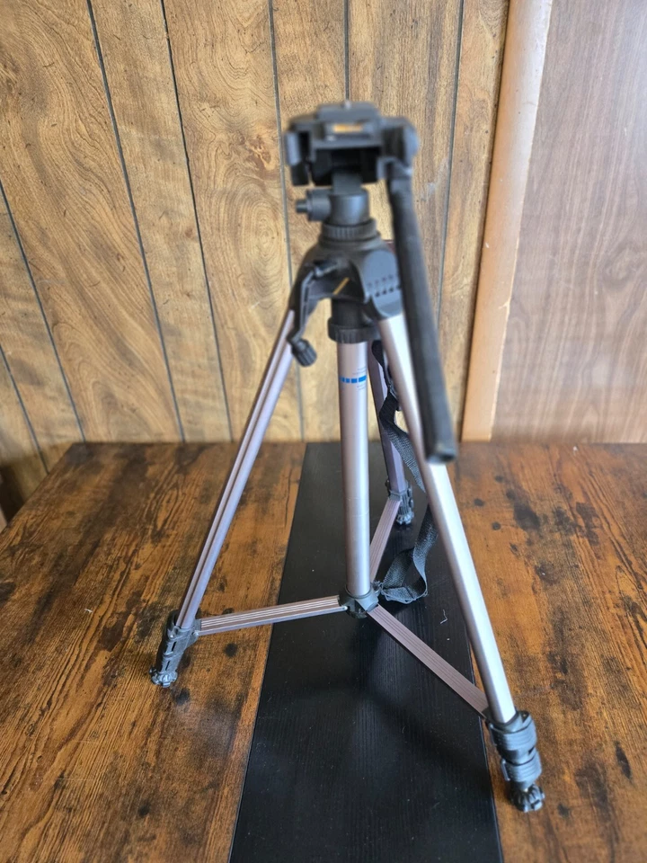 Profesional Grade Tripod Photography and Videography Promaster 6200 quick attach - Image 2 of 4