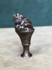 Big Fat Toad On A Log Pipe Tamper, Solid Fine Pewter