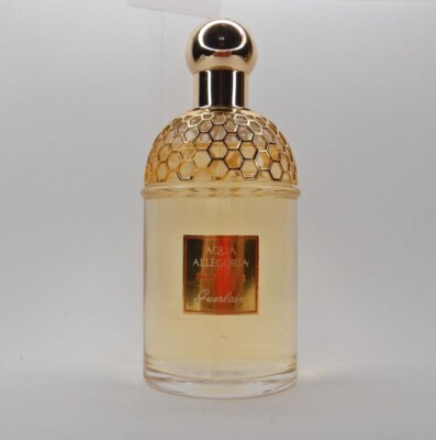 guerlain3588様 guerlain Holiday 2025 “ The Tale of Wonders” collection. Cases are