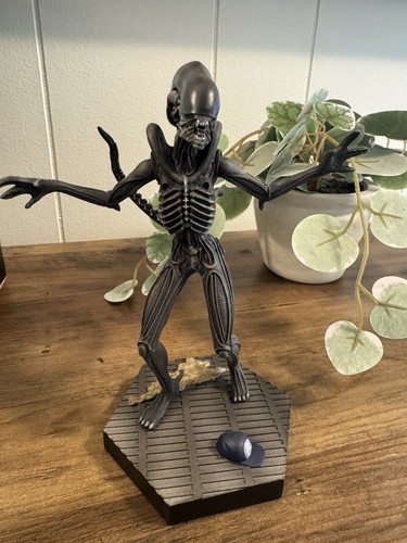 Eaglemoss Hero Collector Aliens Alien Xenomorph Figurine w/ Box