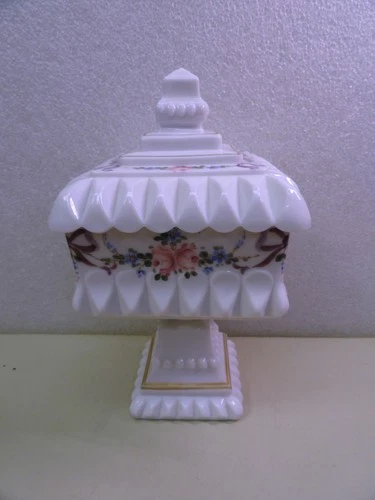 Vintage Westmoreland Milk Glass Wedding Box, Wedding Bowl, Covered Candy w/ Tag