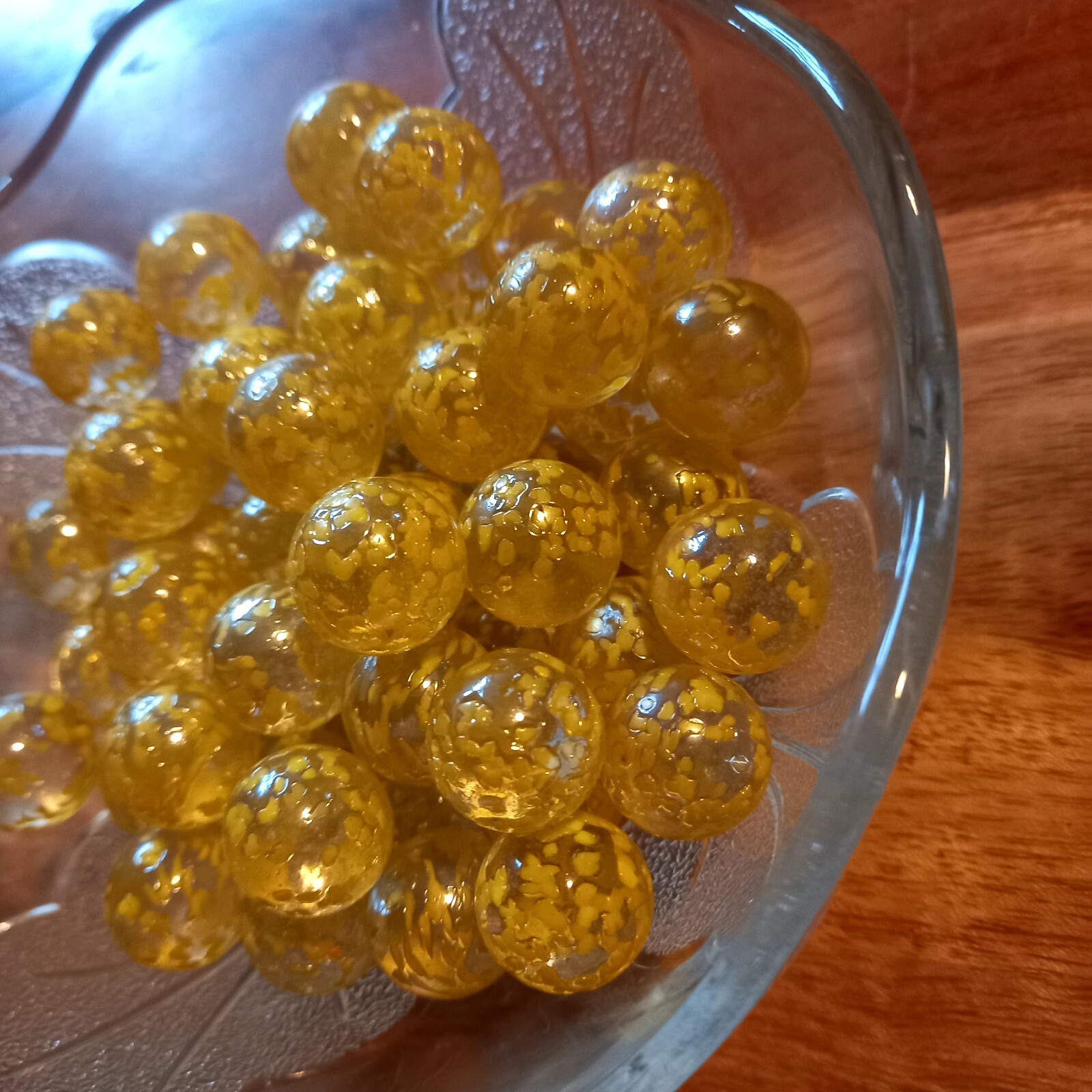 50x Yellow Glass Confetti Speckled Marbles marble same size 1cm