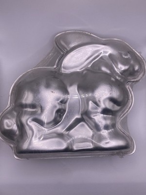 Vintage Cake Pan Aluminum Easter Bunny Rabbit  2-Piece 3D Upright New Old Stock