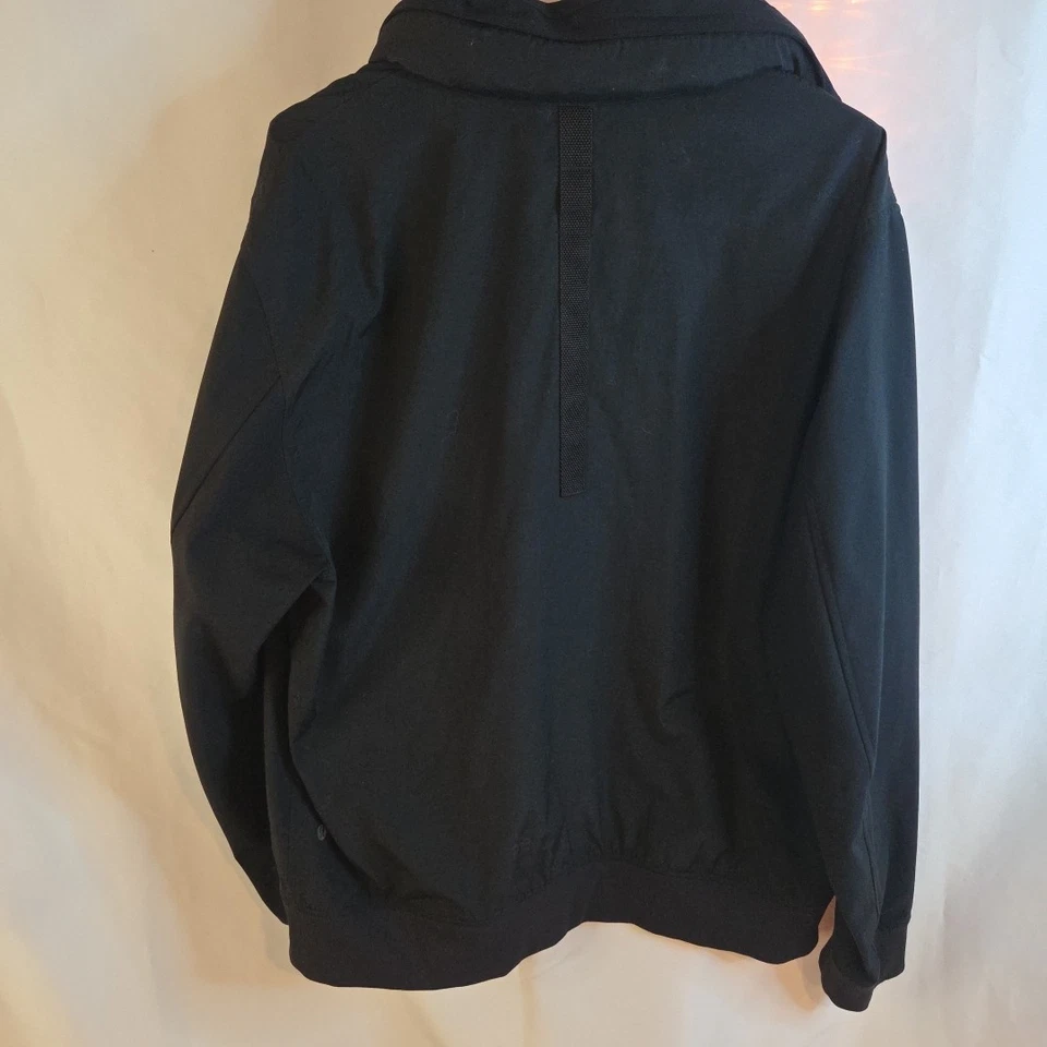 Chaqueta Lululemon Light Embalable Cremallera Con Capucha Negra/Camuflaje Hombres Talla XLarge Foto 3 de 4
