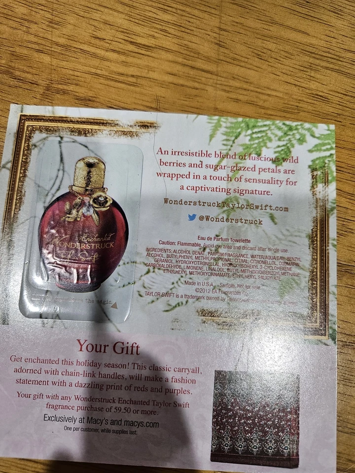 Probador de perfume de fragancia encantada Taylor Swift MACYs 2012 Foto 4 de 4