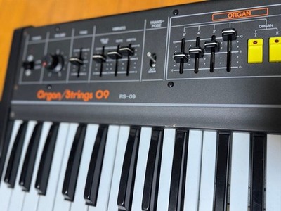 Roland RS-09 Synthesizer 61 Keys Organ Strings Keyboard Vintage