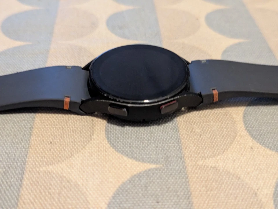 Samsung Galaxy Watch FE, photo 2 of 5