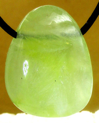 PREHNIT Trommelstein gebohrt  EDELSTEIN  ANHÄNGER  Freeform   Nr.15
