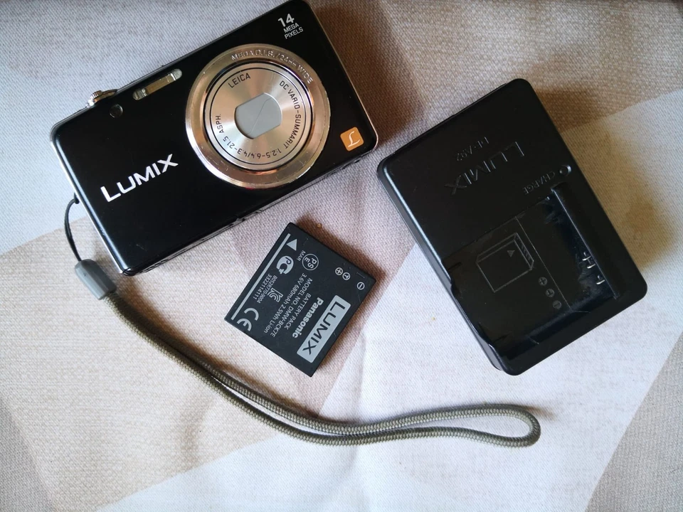 Panasonic LUMIX DMC-FS40/DMC-FH6 14,1 MP Digitalkamera - Schwarz, Foto 1 von 5