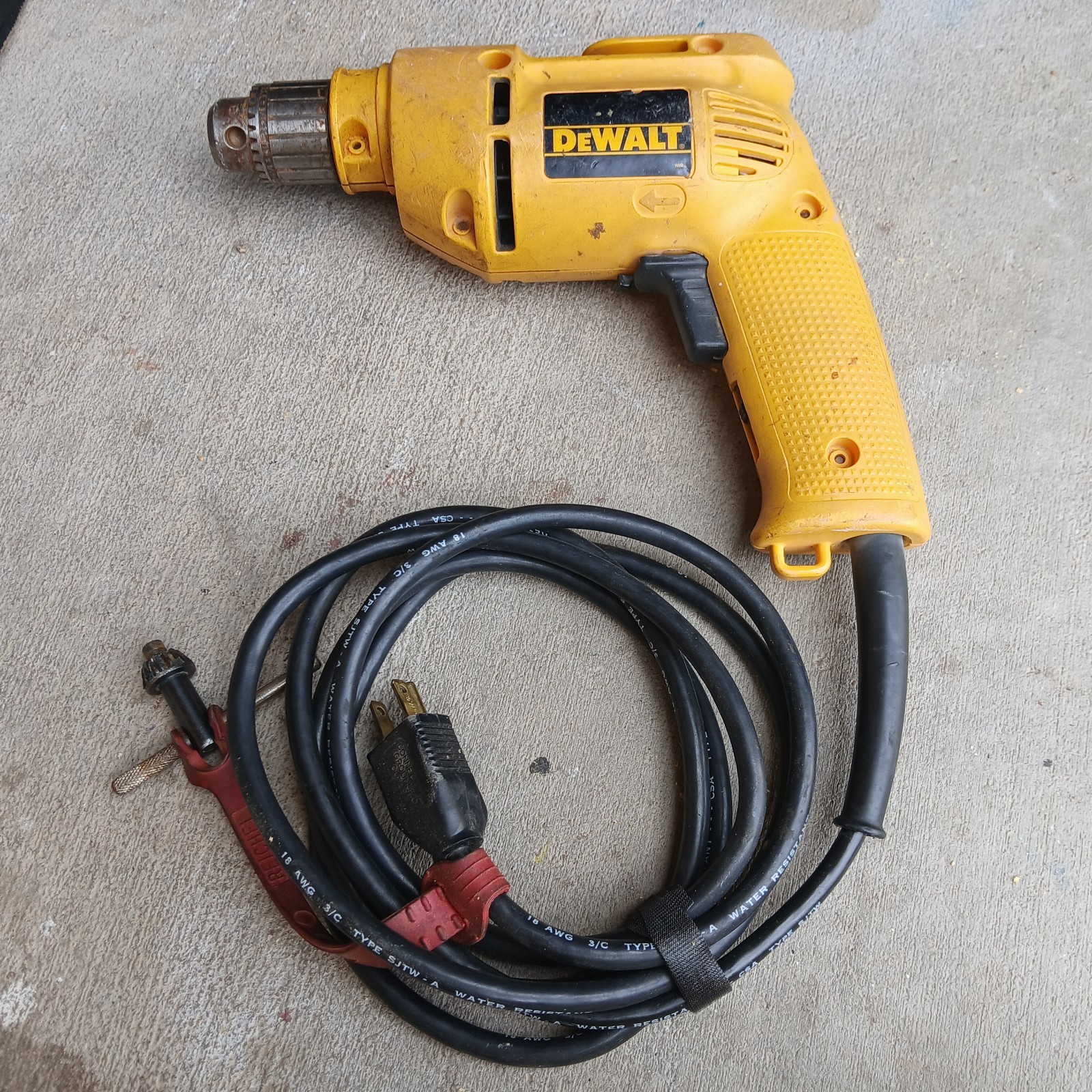 DEWALT 3/8 in. VSR Pistol Grip Drill Kit DW101 Corded