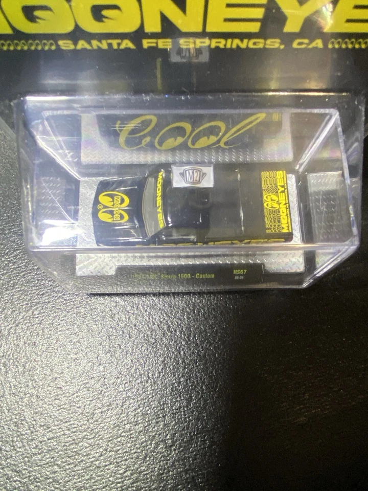 GMC Sierra 1500 1988 GMC Sierra 1500 Custom Moon Eyes 1:64 M2 Machines Foto 2 de 2