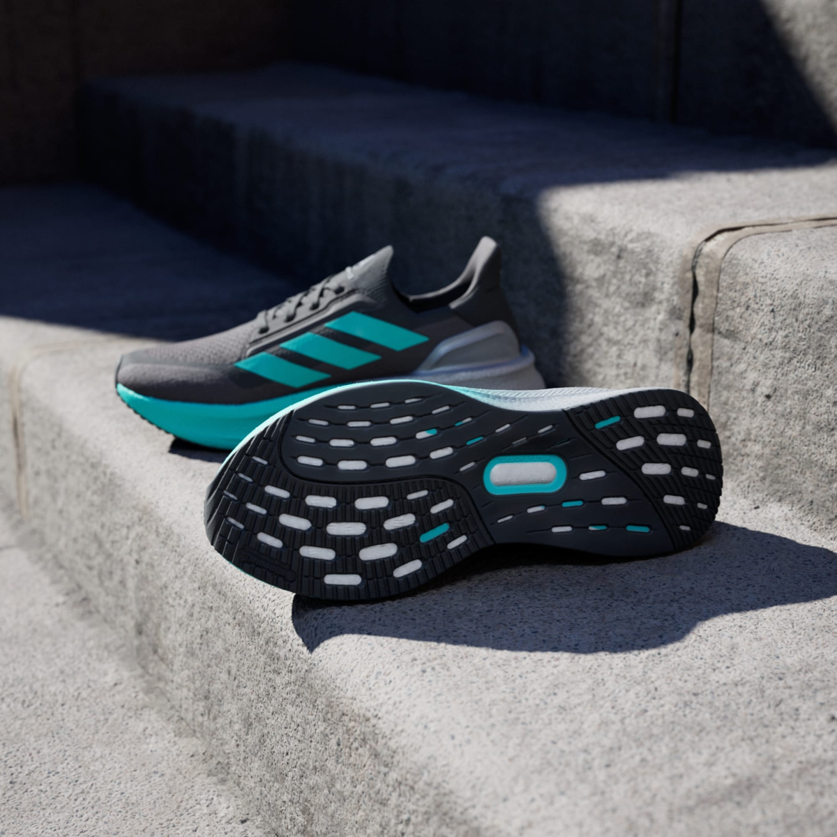 Mercedes AMG PETRONAS F1 Team adidas Ultraboost 5X M Black 