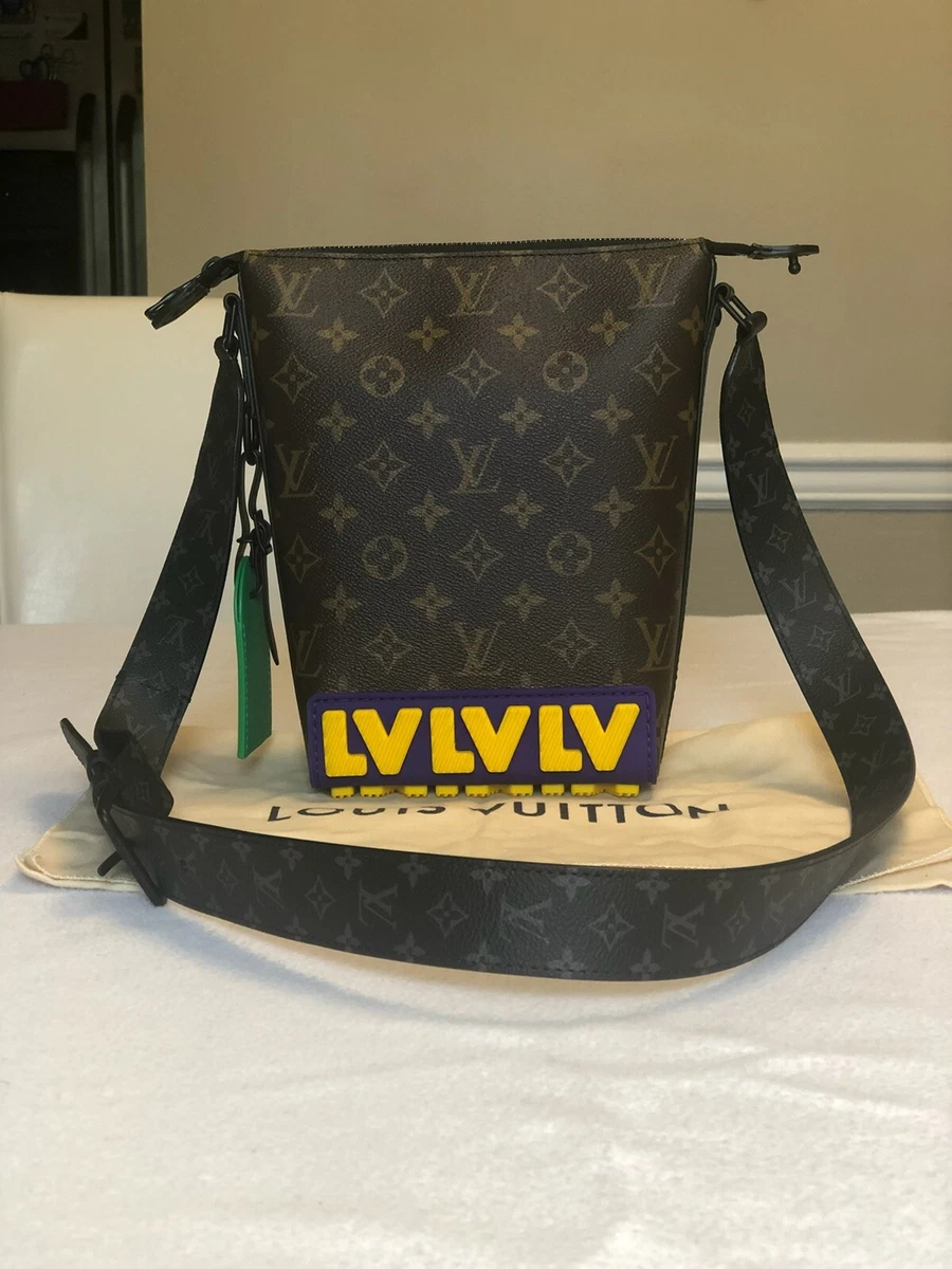 LOUIS VUITTON CRUISER MESSENGER BAG s l1200