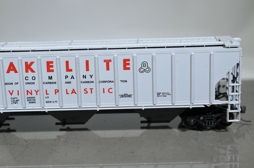 ATHERN RTR Bakelite Plastics 54' PS 3 Bay Covered Hopper GACX 42345 HO Scale NEW - Picture 4 of 12