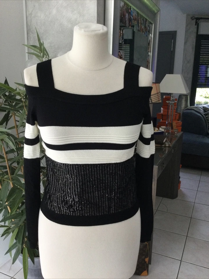 Pull GUESS taille XS/S noir/blanc sequins épaules dénudées comme neuf - Photo 1/4