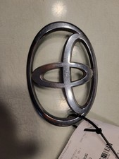 TACOMA 2006 Grille Emblem