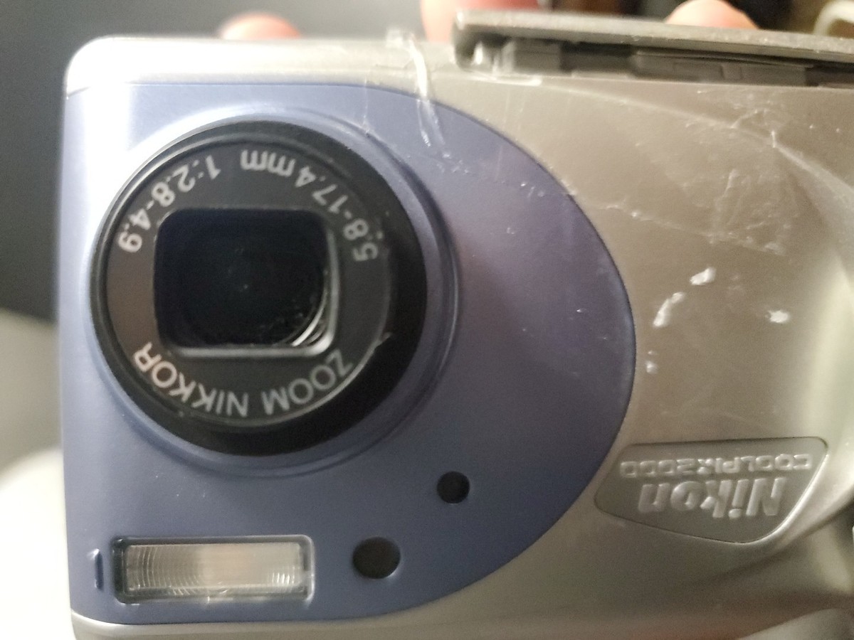 希少完品✨美品✨ニコン Nikon COOLPIX 2000 単３電池駆動 希少完品✨美品✨ニコン Nikon COOLPIX 2000 単3電池駆動 Nikon