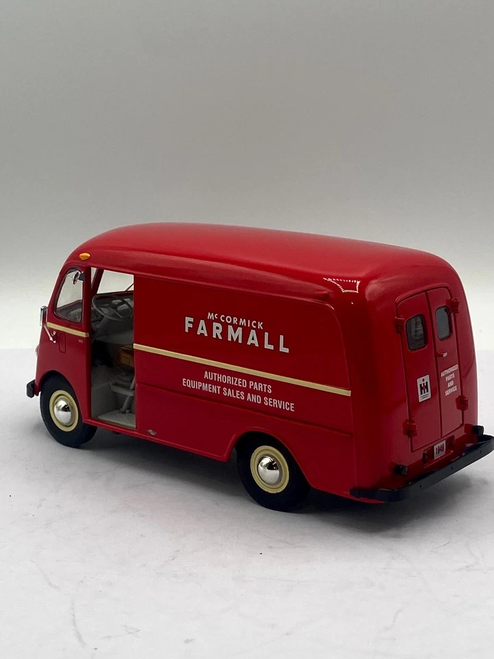 Литой фургон метро First Gear International Harvester McCormick Farmall 1:25 - Изображение 4 из 4