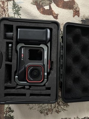 Insta360 Ace Pro 2 and grip kit