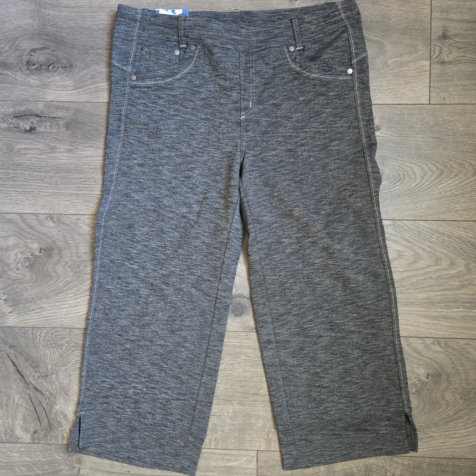 KÜHL Mova Crop Pants NWT Size 10 Kühkurve Heather Charcoal Gray Technical Hiking