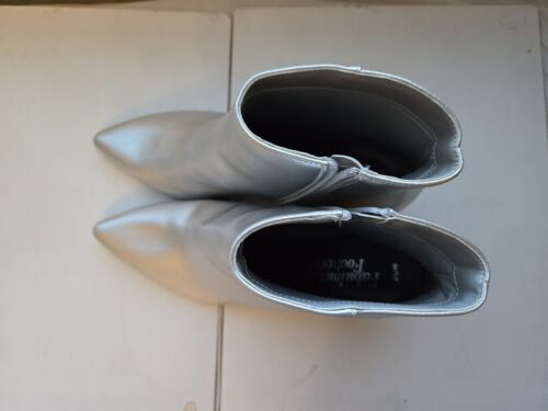 Silberne Stiefeletten Kitten Heels spitz Party Größe UK 6,5 EU 39,5 - Bild 8 von 12